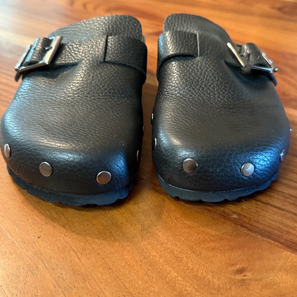 Saint + Sofia Silver Studded Leather Black Clog - Picture 11 of 12